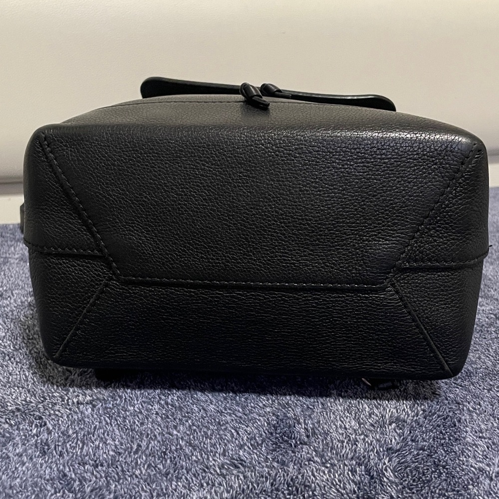 Louis Vuitton Lockme Backpack - Picture 8 of 16